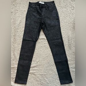 KanCan - Skinny high rise black pants with paisley print. Size 27